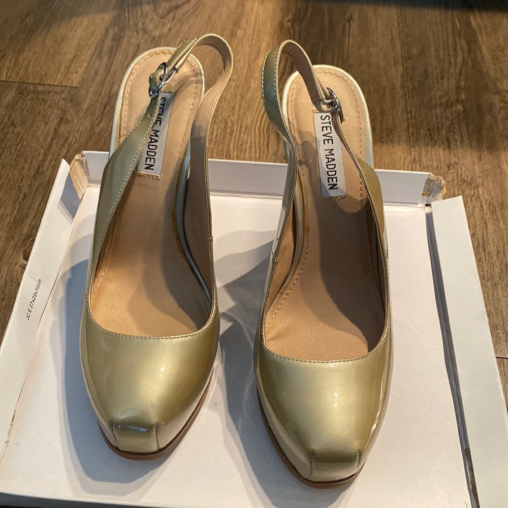 Gold color heels by Steve Madden size 8.5
